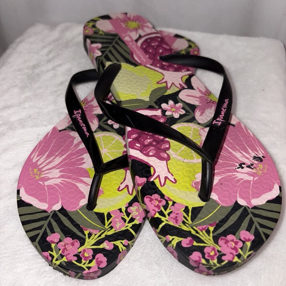 Ipanema Paradise Women’s US Size 9 Black Floral Summer Beach Flip Flop Sandals